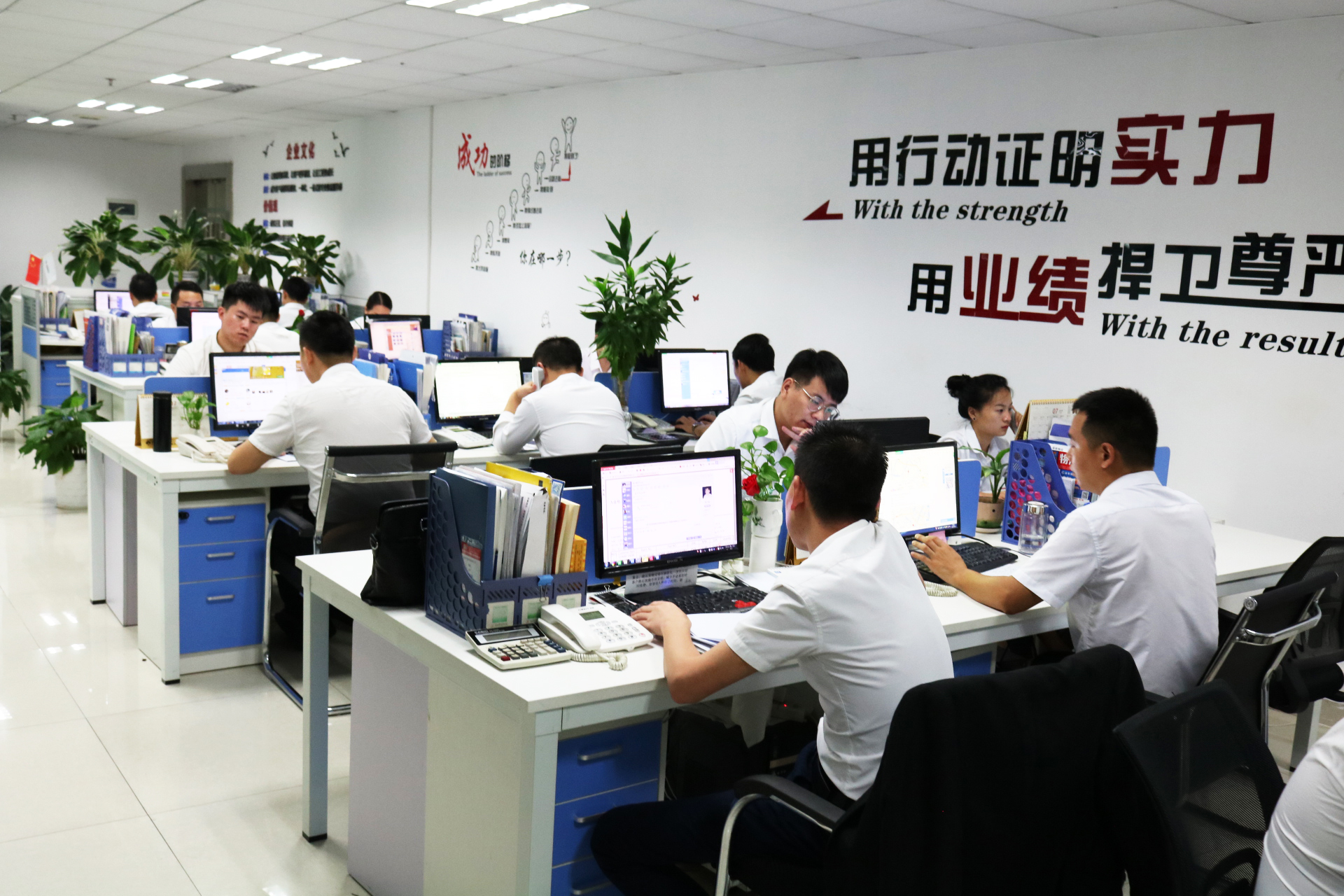 深圳到香港物流費(fèi)用一覽表，深圳到香港新界物流公司-深圳東勝物流員工辦公區(qū)域